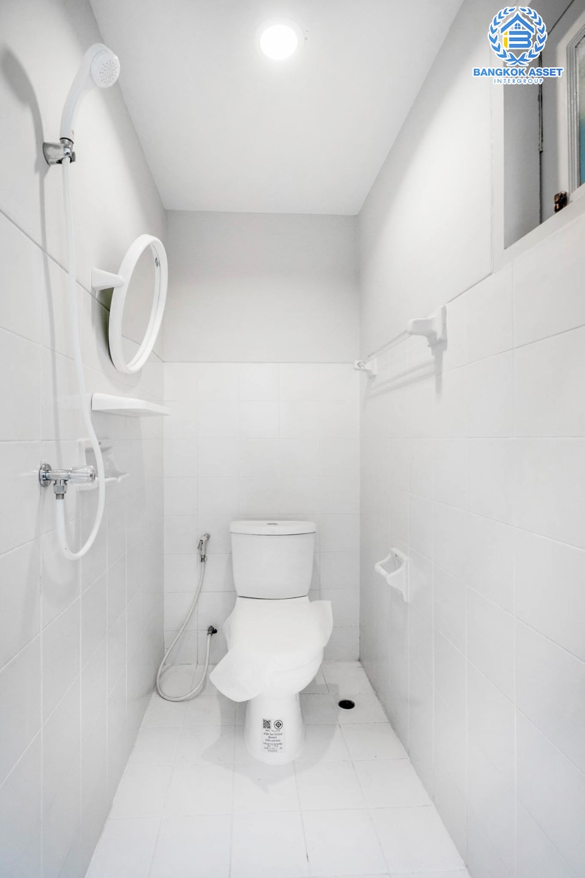 บ้านมือสองตกแต่งใหม่ ม.ศุภาลัย ออร์คิดปาร์ค2 ปิ่นเกล้า-ใกล้ถ.กาญจนาภิเษก หลังมุม ดีไซน์หรูหรา เนื้อที่ 58.9 ตร.ว. ฟังก์ชัน 3 ห้องนอน 4 ห้องน้ำ 1 ห้องแม่บ้าน จอดรถได้ 2 คัน บนทำเลเดินทางสะดวก เชื่อมต่อหลายเส้นทาง และเดอะมอลล์บางแค ทางด่วน "กาญจนาภิเษก" และรถไฟฟ้า "สถานีภาษีเจริญ"